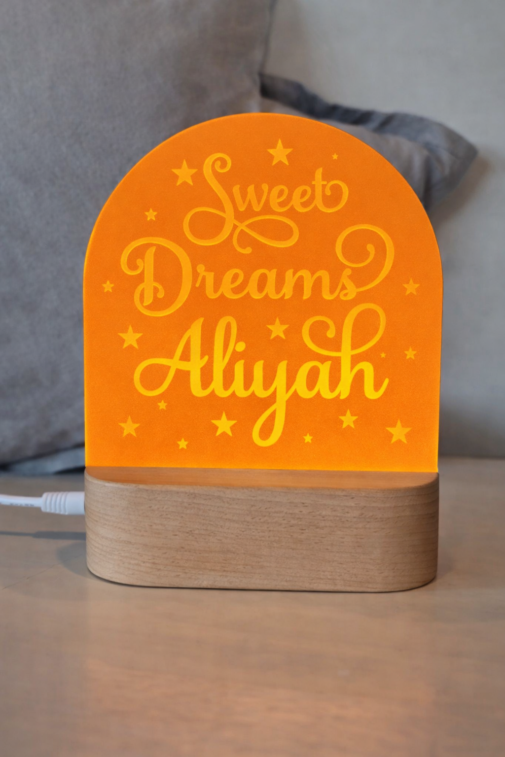 Pe�as decorativas feitas com chapas de acr�lico fosco para grava��o e corte a laser